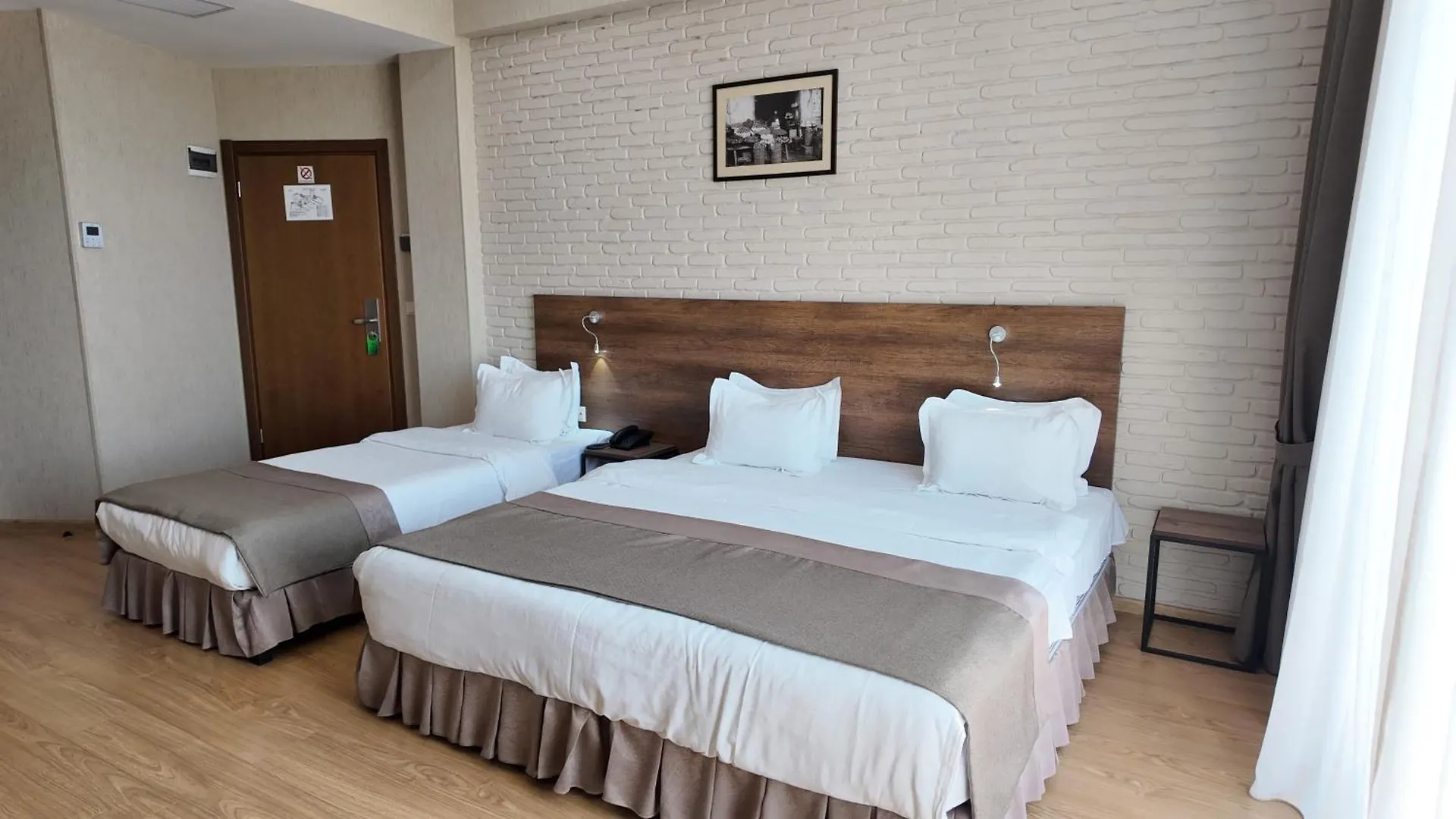 Metekhi Line Hotel Τυφλίδα